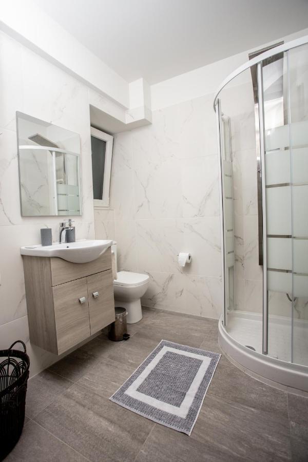Volos Nest Apartment Bagian luar foto